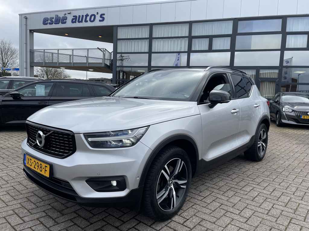 Volvo XC40 2.0 T4 AWD R-Design